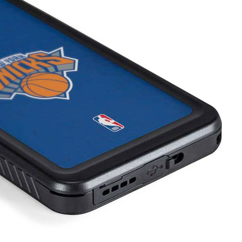 NBA New York Knicks Distressed Galaxy S24 Waterproof Case